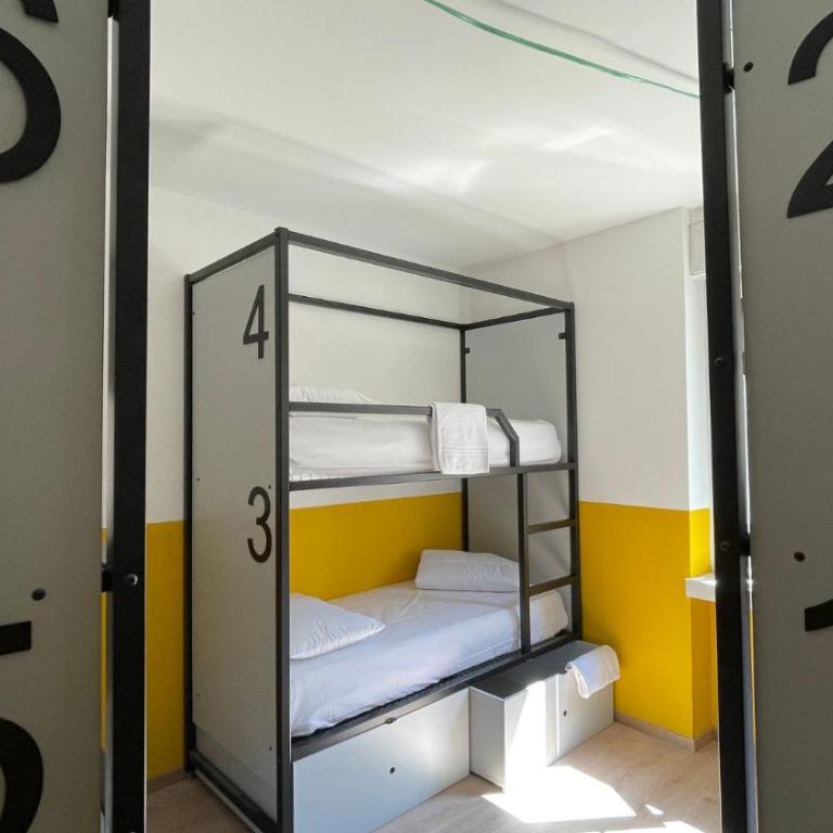 Hotello Trieste - Dormitorio Femminile con 6 Letti - 2