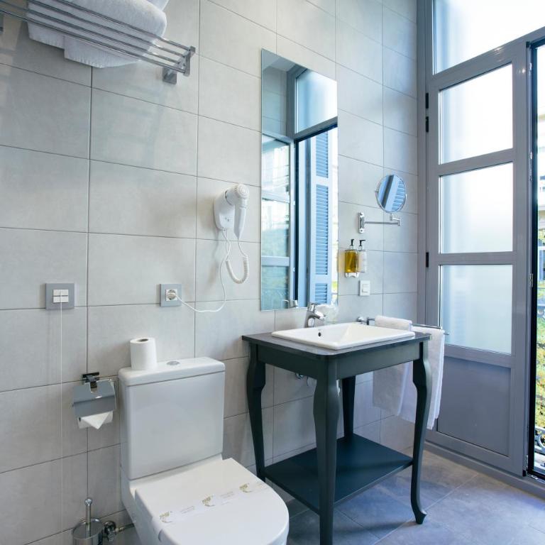 Legazpi Doce Rooms & Suites - Habitación Doble con vistas a la ciudad - 1 o 2 camas - 5