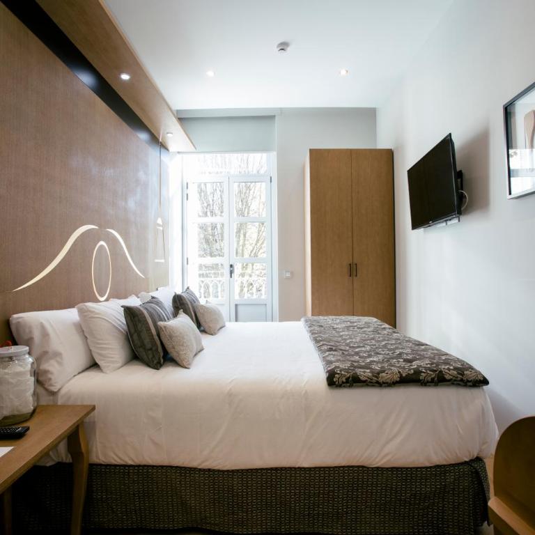 Legazpi Doce Rooms & Suites - Habitación Doble con balcón - 1 o 2 camas - 3