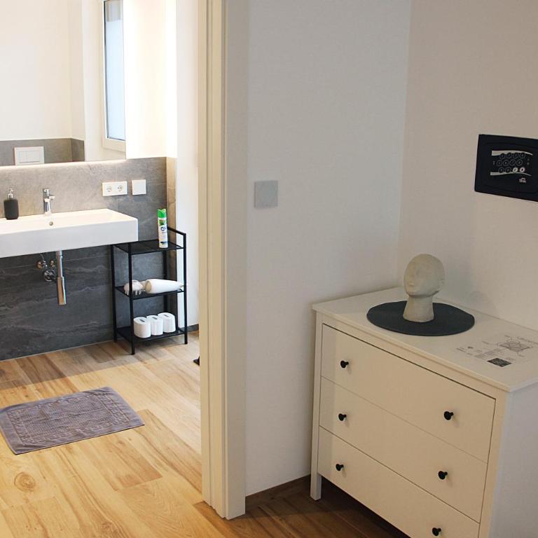 Laurentia Penthouse Apartment - Two-Bedroom Apartment - 20