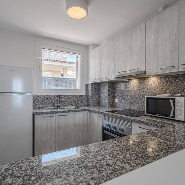 Amazing apartment with sea views and AC, PA06 - One-Bedroom Apartment - 52