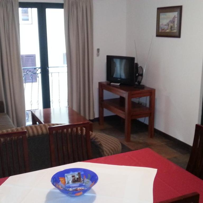 Lero Apartments - Two-Bedroom Apartment with Garden View - 4