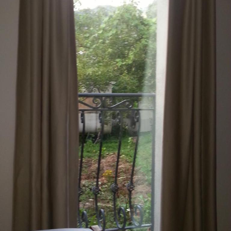 Lero Apartments - Two-Bedroom Apartment with Garden View - 8