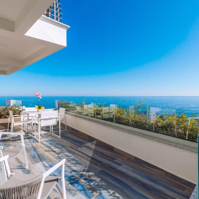 Hotel Caramare - Suite Superior con Vista Mare - 3