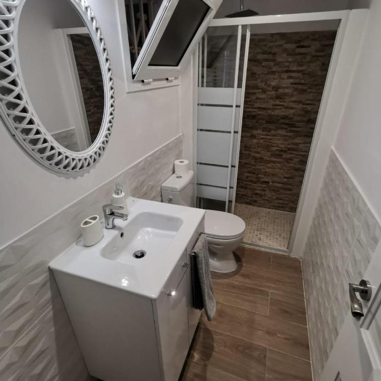 Villa Megila - Two-Bedroom House - 36