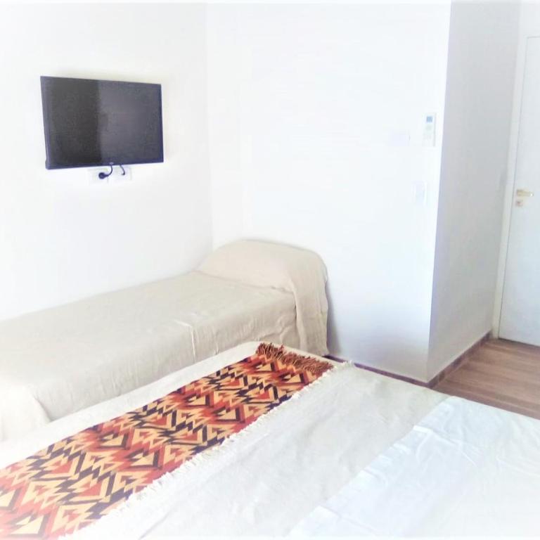 Dino´s Hotel - Comfort Triple Room - 1