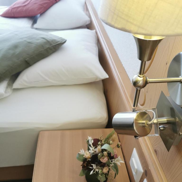 SPANNORT family home with common kitchen and self check-in - Doppel-/Zweibettzimmer mit Balkon - 10