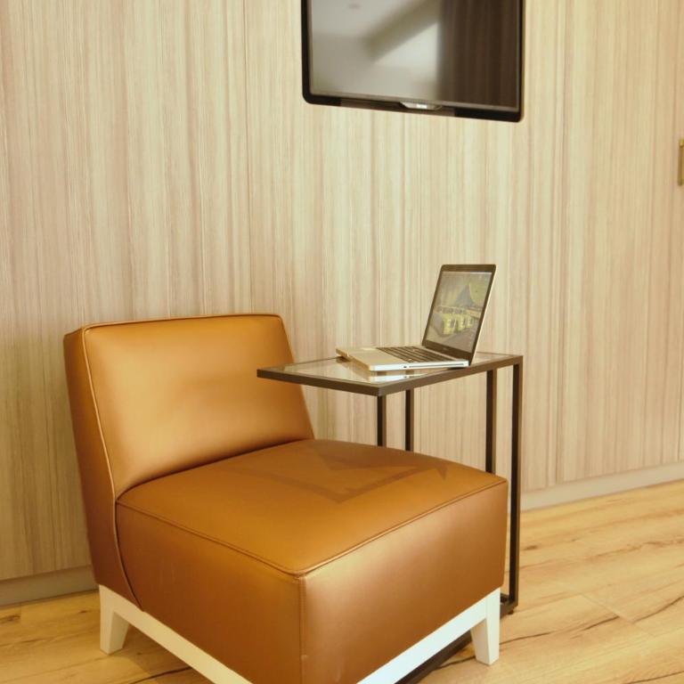 Casa Balmes - Double Room with Extra Bed (3 Adults) - 2