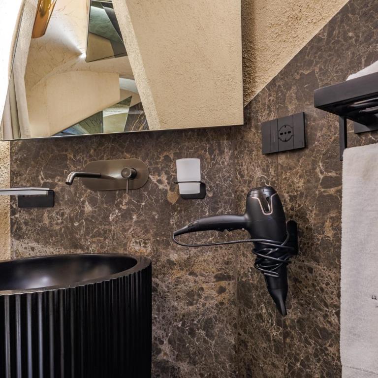 Le Suites Del Duomo Luxury - Queen Room with Spa Bath - 4
