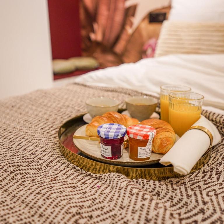 NEW Eiffel Tour ! Splendid Apartments in the Heart of Paris - Appartement 2 Chambres - 25