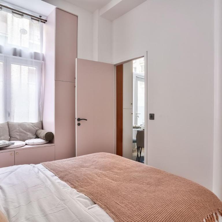 NEW Eiffel Tour ! Splendid Apartments in the Heart of Paris - Appartement 2 Chambres - 29