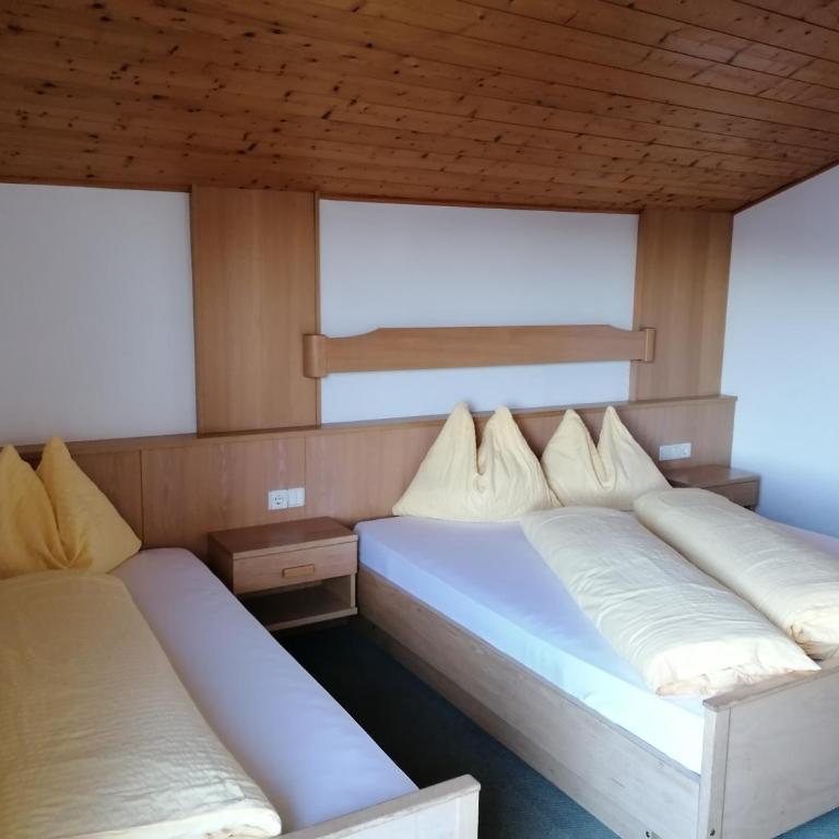 Pension Lucknerhof - Triple Room - 1
