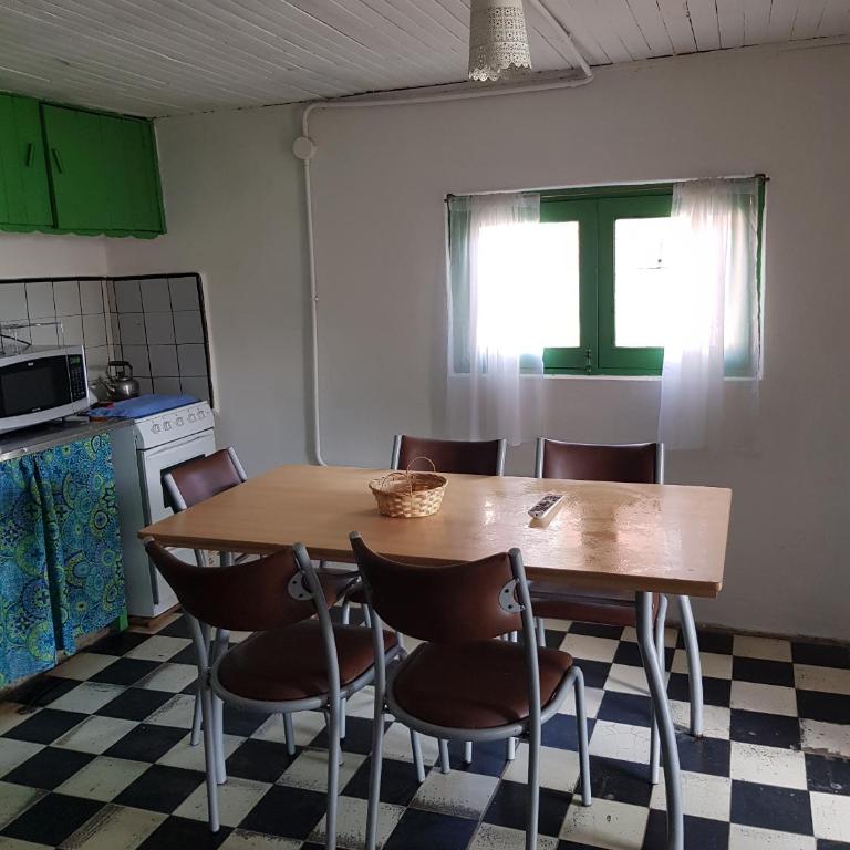 La Casita de Monte - Two-Bedroom House - 89