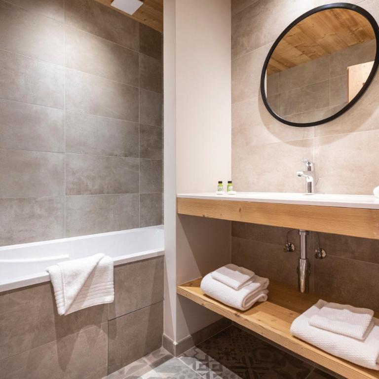 Chalet Hôtelier LES EQUINOXES - VAL D'ISERE - Appartement en Duplex - 1