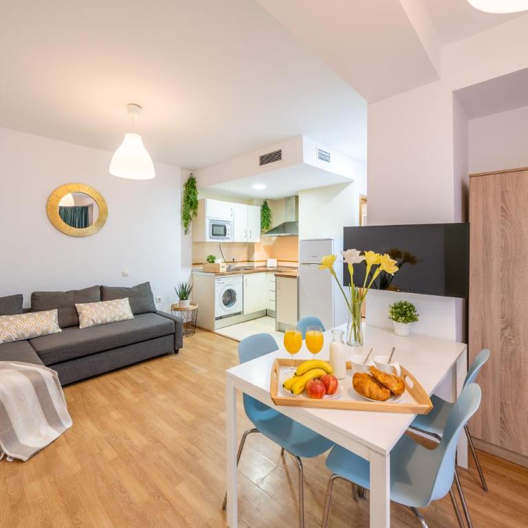 Historic City Centre Mitjana Málaga - Two-Bedroom Apartment - 12