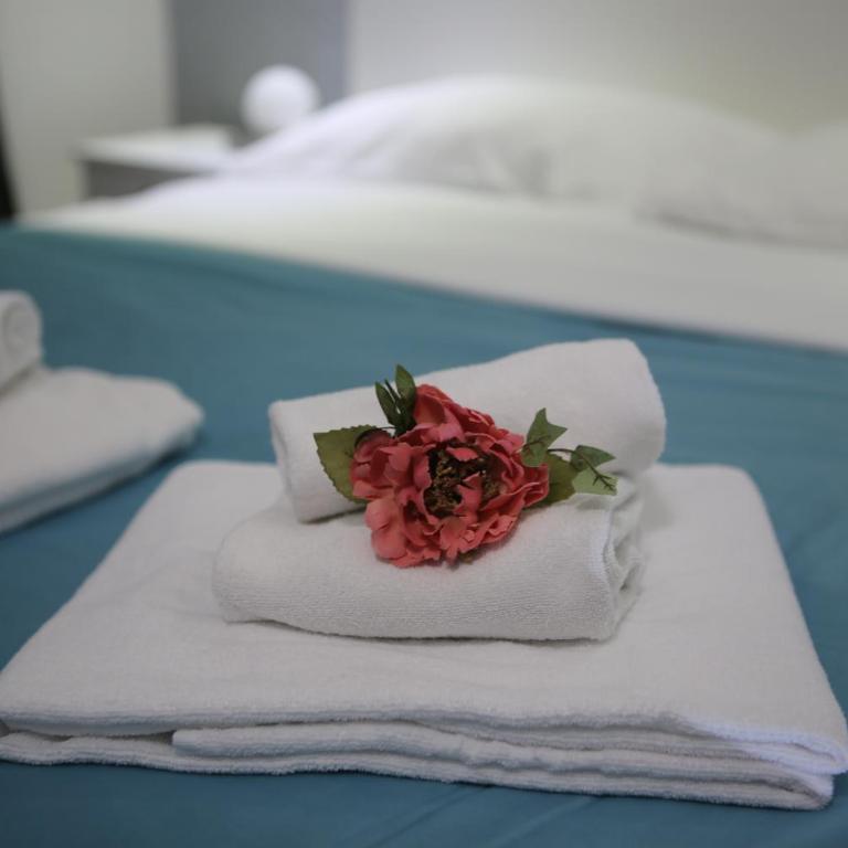 Arts & Rooms - Double Room with Private External Toilet - 4