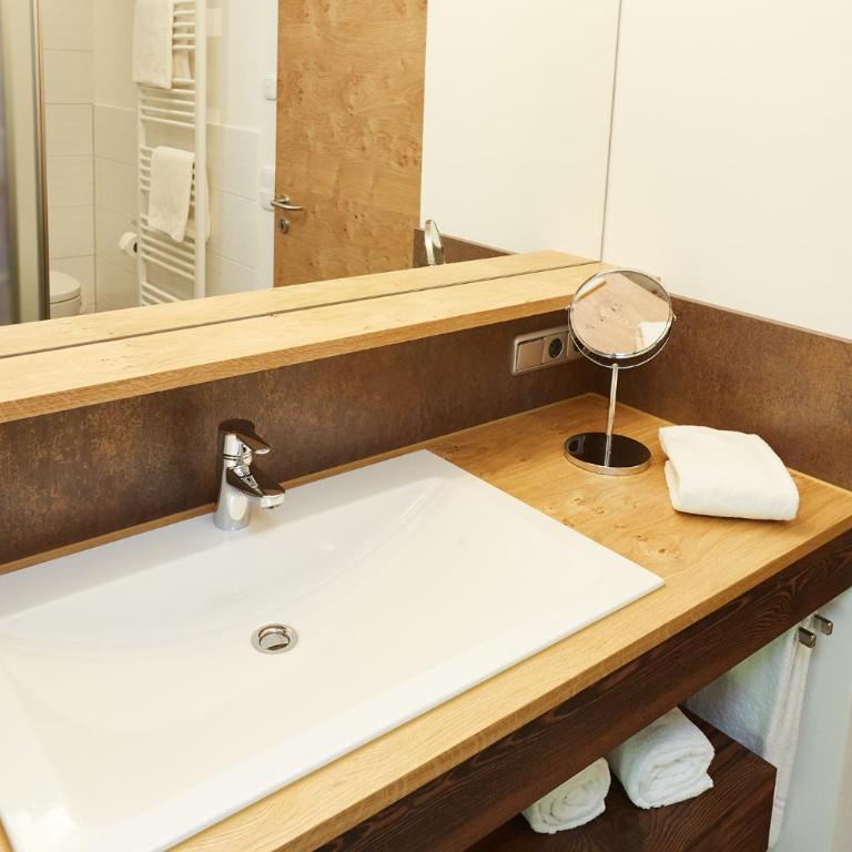 Wohlfühlhotel Frohsinn - Deluxe Doppelzimmer mit Balkon - 4