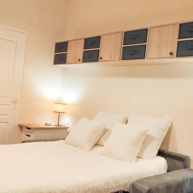 VILLA REIALA Plan-de-Cuques - Studio Supérieur - 1