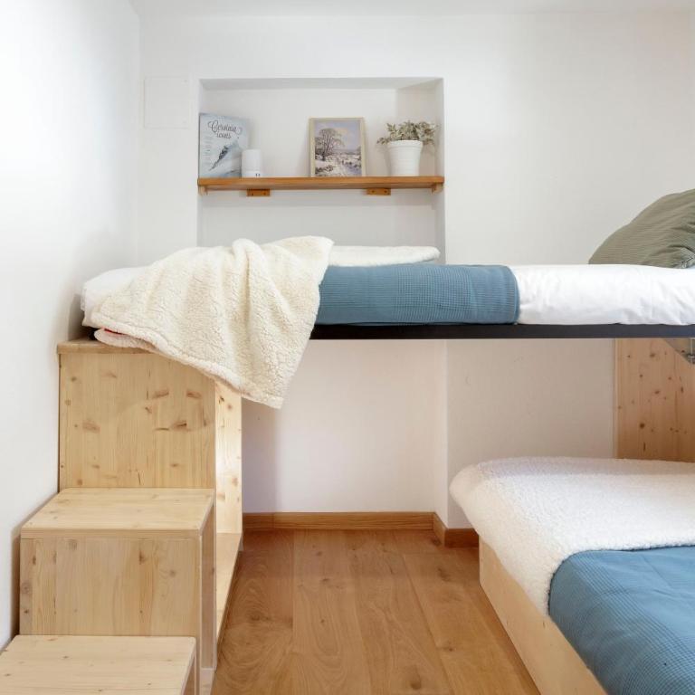 HelloChalet - Maison Mont Fleury- newly refurbished 50 mt center and ski bus stop - Appartamento - 42