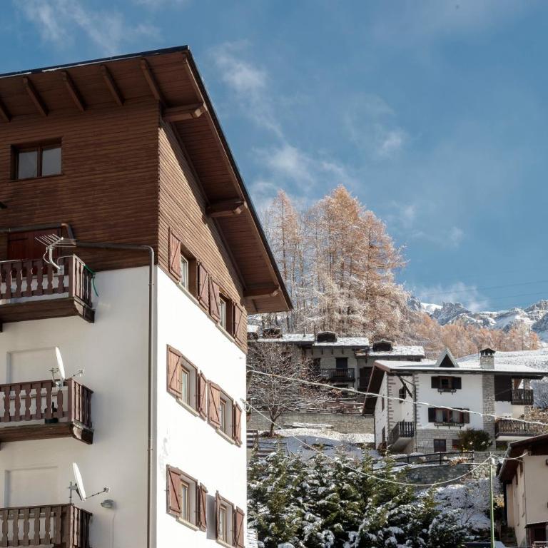 HelloChalet - Maison Mont Fleury- newly refurbished 50 mt center and ski bus stop - Appartamento - 4
