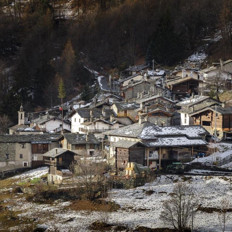 HelloChalet - Maison Mont Fleury- newly refurbished 50 mt center and ski bus stop - Appartamento - 47