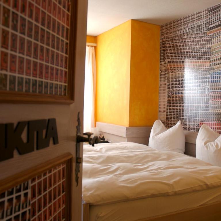 Arena Lodge - Doppelzimmer mit Balkon - 21