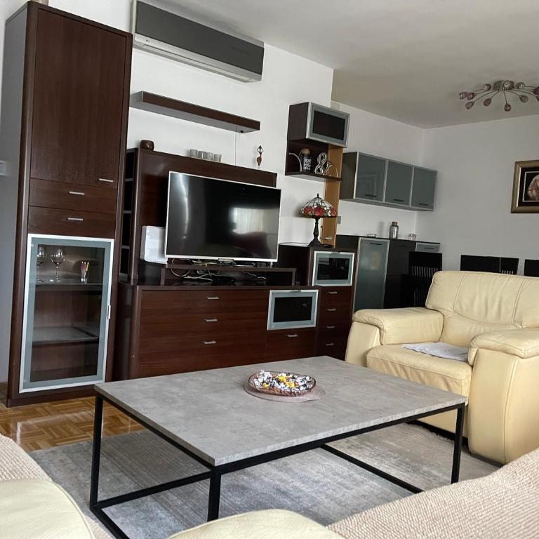 Apartment Host - Apartman sa 1 Spavaćom Sobom - 1