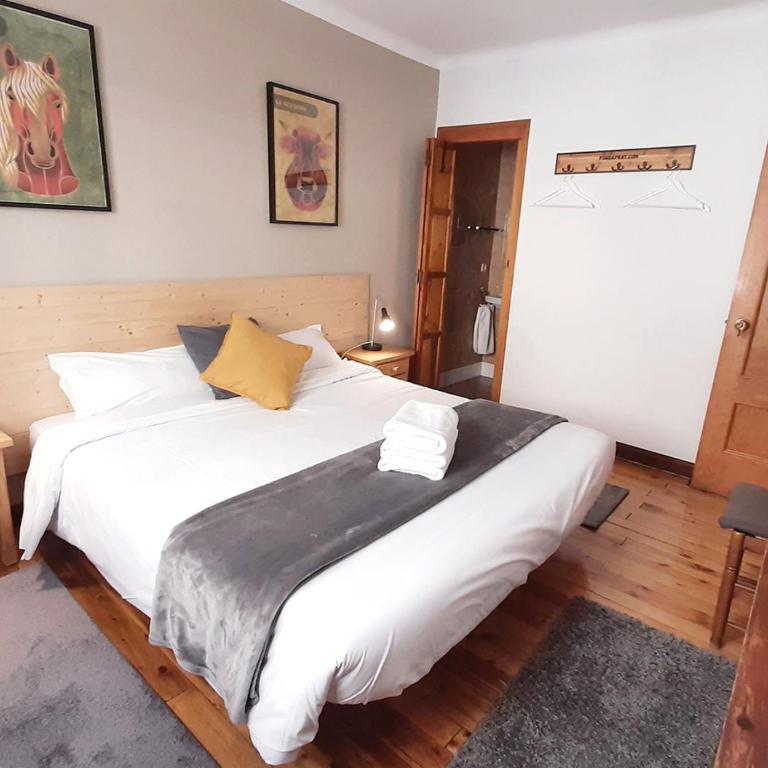 Hostal Fonda Prat - Camera Matrimoniale con Servizi Igienici in Comune - 3