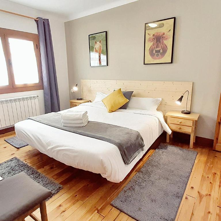 Hostal Fonda Prat - Camera Matrimoniale con Servizi Igienici in Comune - 2