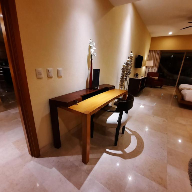 Suites at Garza Blanca Preserve Resort & Spa Puerto Vallarta - Junior Panorama Suite - 12