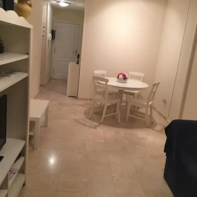 Lovely family apartment in high quality residence - One-Bedroom Apartment - 14
