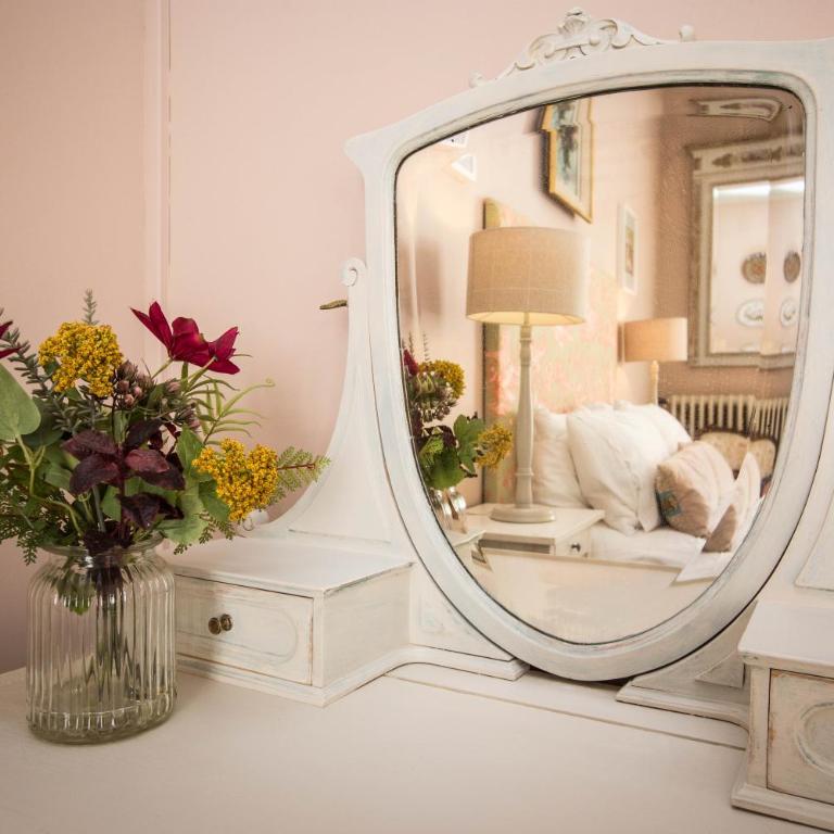 Carcassonne Bed and Breakfast du Palais - Chambre Lit King-Size - Vue sur Jardin - 2