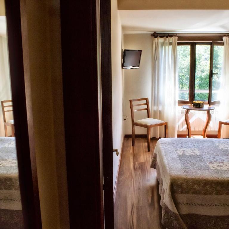 Hotel Covadonga - Habitación Doble - 1 o 2 camas - 2