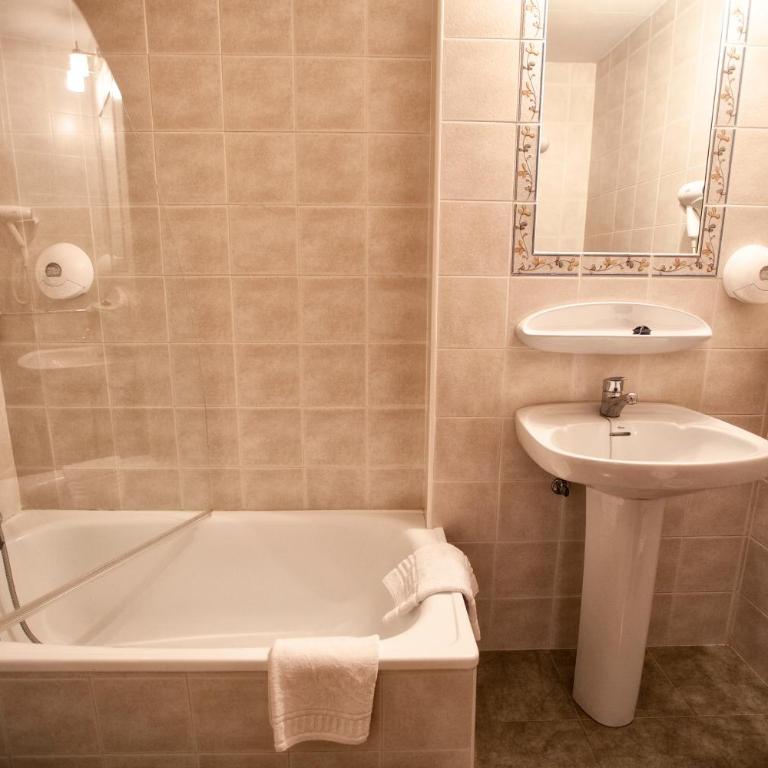 Hotel Covadonga - Habitación Doble - 1 o 2 camas - 9