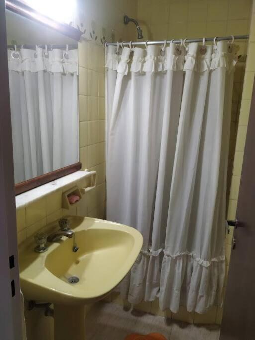 Amplio y Luminoso en zona Guemes - Apartamento de 1 dormitorio - 7