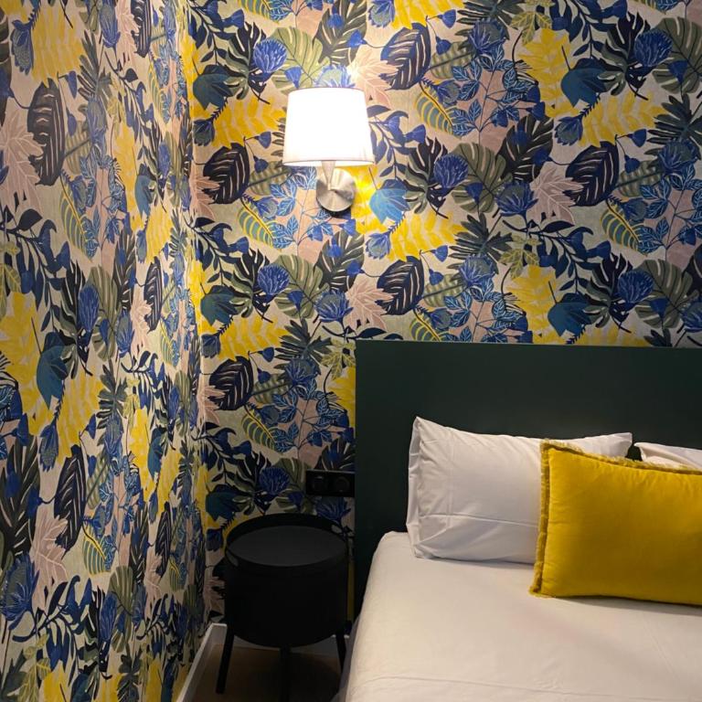 Grand Hotel De La Poste - Lyon Sud - Vienne - Chambre Triple Supérieure - 1