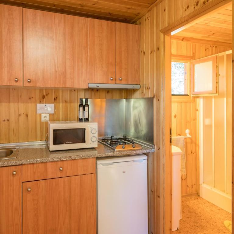 Camping Cala Llevado - One-Bedroom Classic Chalet - 2 People - 3