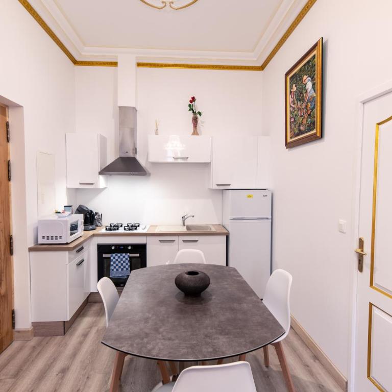 Appartement Maison de L'Église du Couvent - Studio Familial - 3