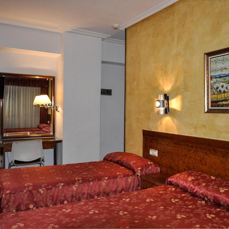 Hotel Aragón - Habitación Doble con cama supletoria - 5