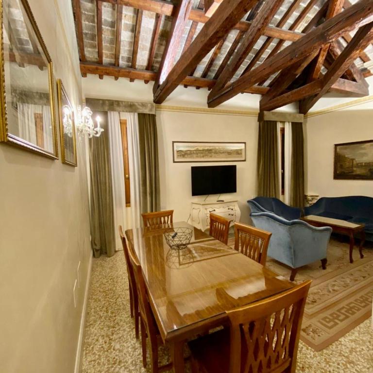 San Gregorio Venice Apartments - One-Bedroom Apartment - 2