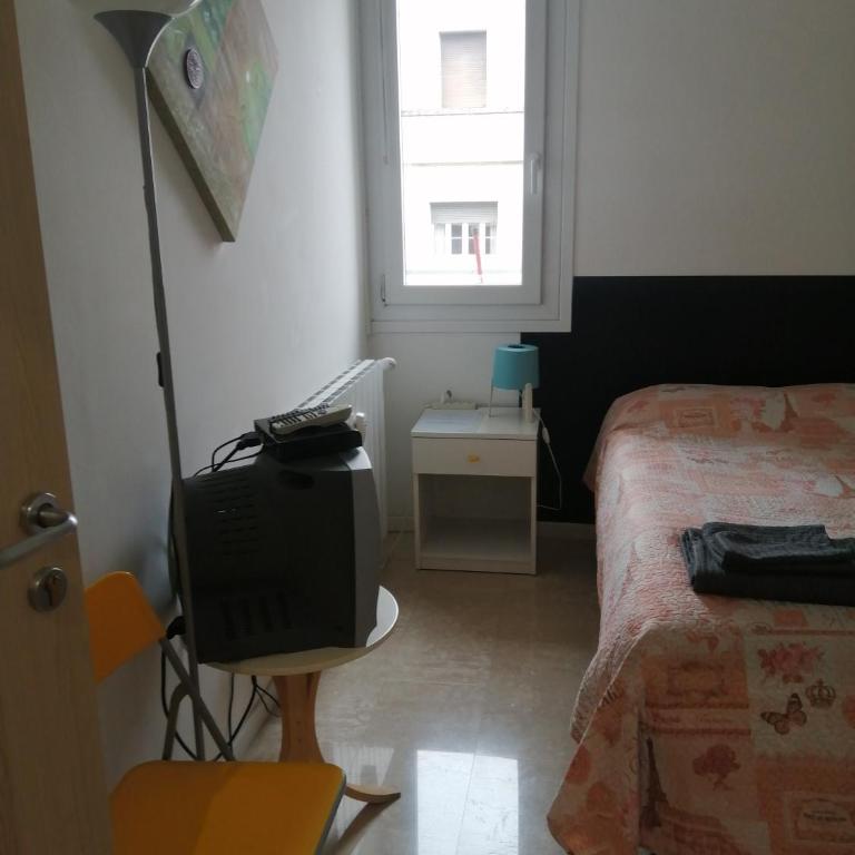 Bologna Bed Station - Single Room with Shared Bathroom - 2