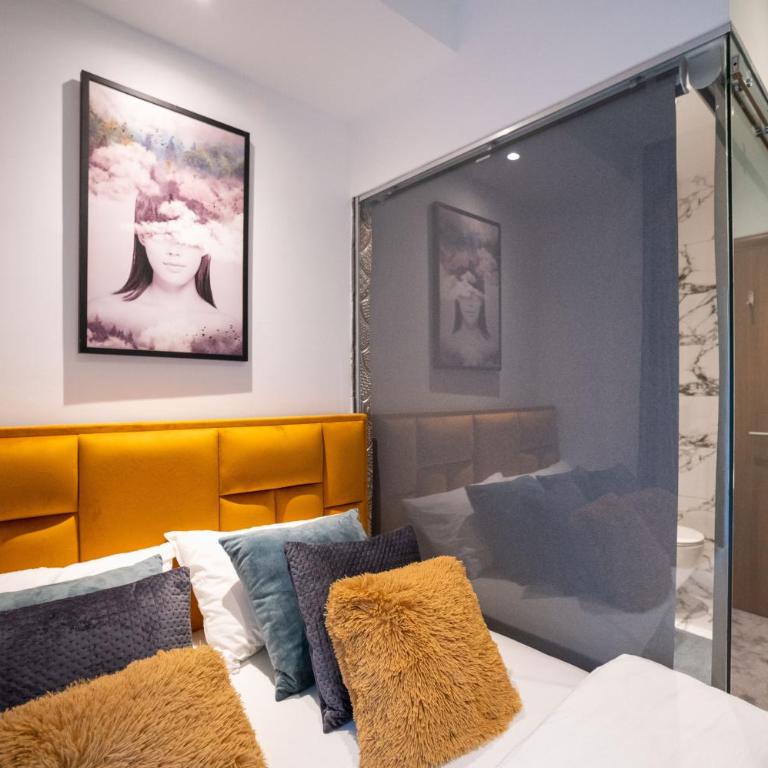 NATALI Luxury suites - Deluks Dvokrevetna Soba sa Bračnim Krevetom/Zasebnim Krevetima i Pogledom na Grad - 1