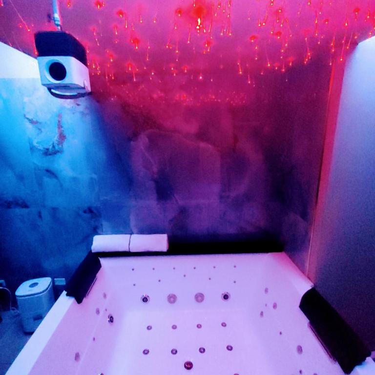 Diamond Suite Verona - Deluxe Suite with Spa Bath - 30