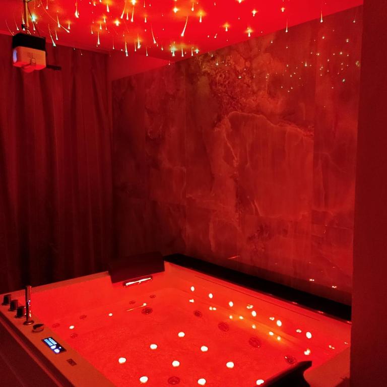 Diamond Suite Verona - Deluxe Suite with Spa Bath - 36