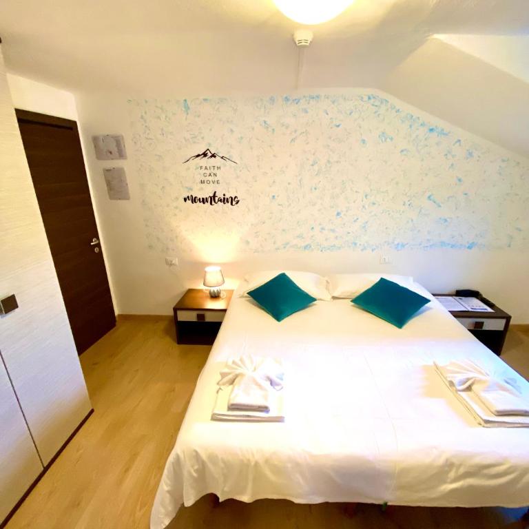 Hotel B&B Lorenzini Ski - Camera Matrimoniale - 19