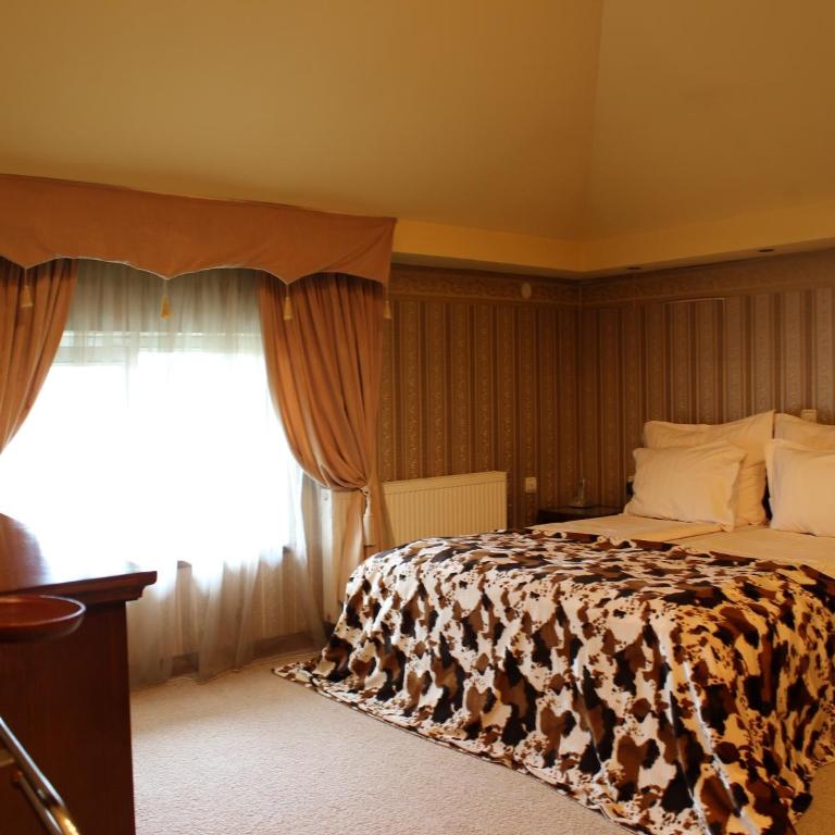 Garni Hotel Garson-Lux NS - Deluks Dvokrevetna Soba sa Bračnim Krevetom/Zasebnim Krevetima - 2