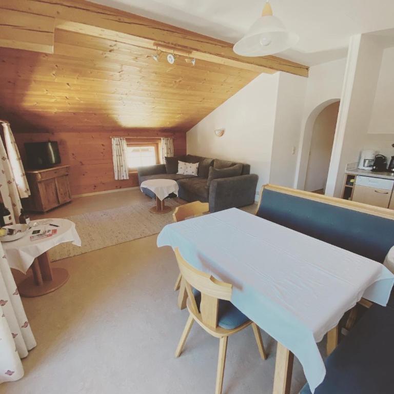 Hof Oberhaus - Apartment mit 1 Schlafzimmer - 2