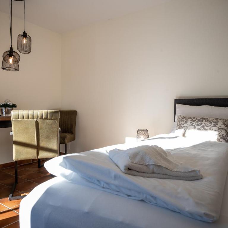Landhaus Lodges Kaprun by we rent - Apartment mit Poolblick - 7