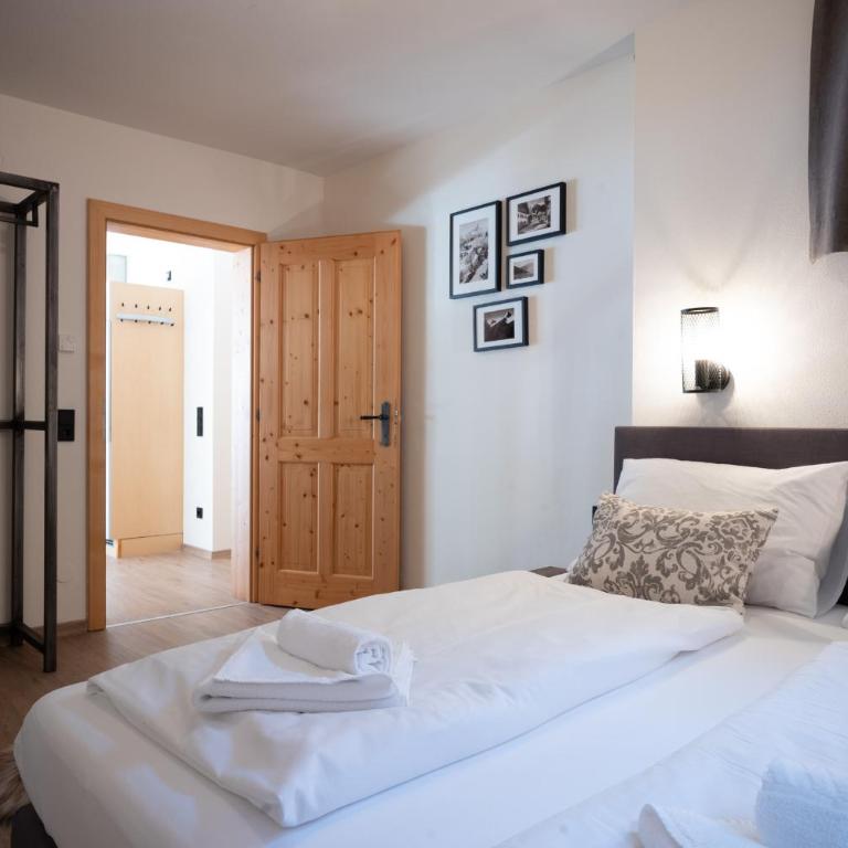 Landhaus Lodges Kaprun by we rent - Apartment mit Balkon - 11