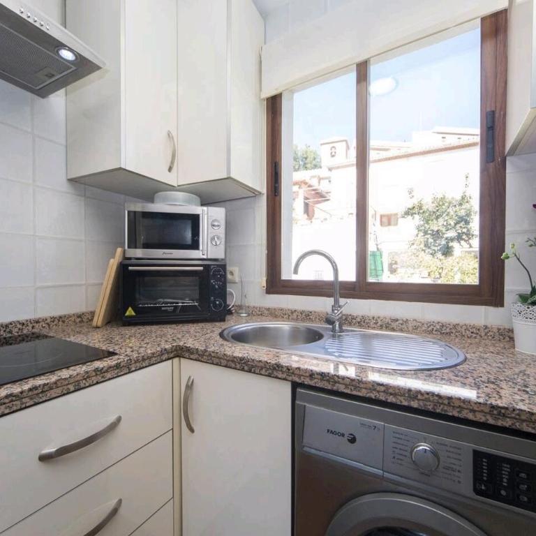 El Balcón de La Alhambra by ASH - Two-Bedroom Apartment - 19